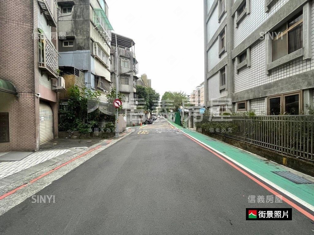 稀有平面車庫車位房屋室內格局與周邊環境