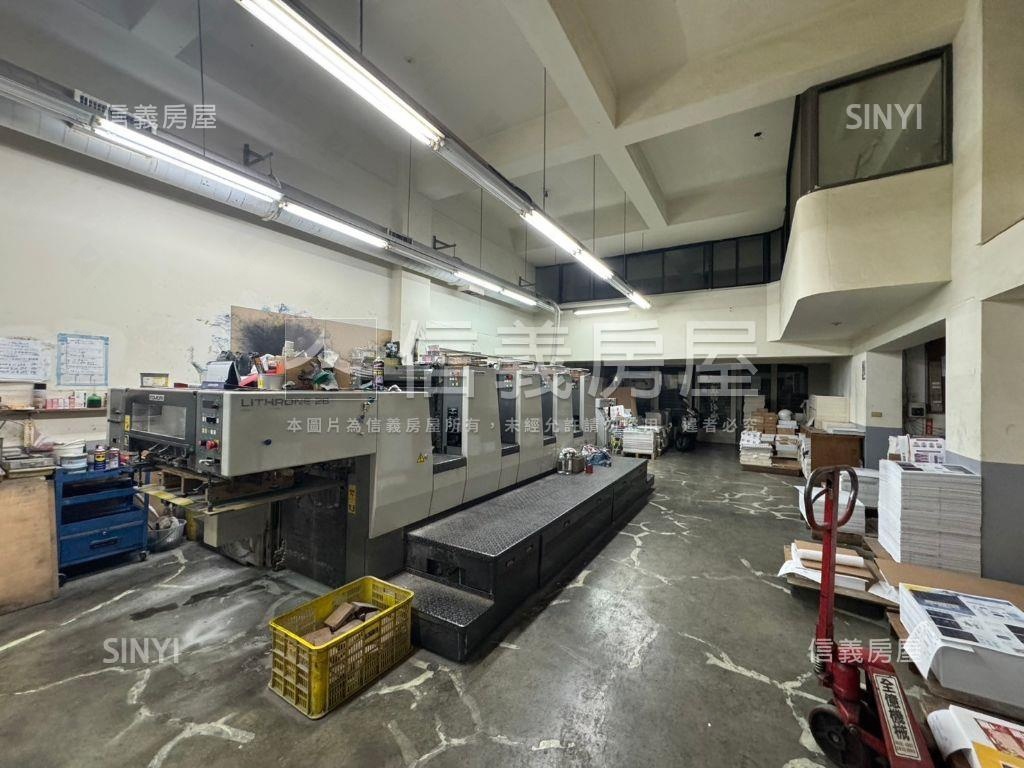 稀有釋出建一路店面房屋室內格局與周邊環境