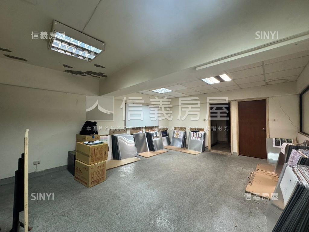稀有釋出建一路店面房屋室內格局與周邊環境