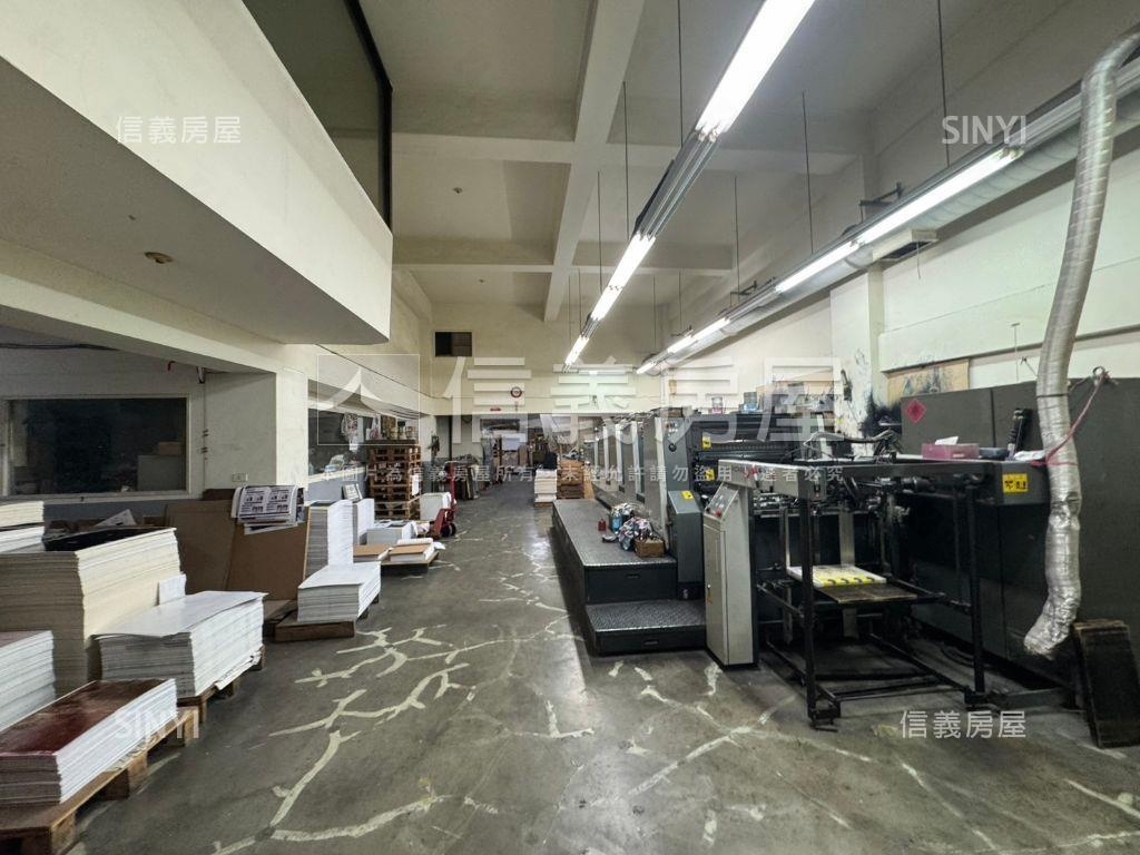 稀有釋出建一路店面房屋室內格局與周邊環境