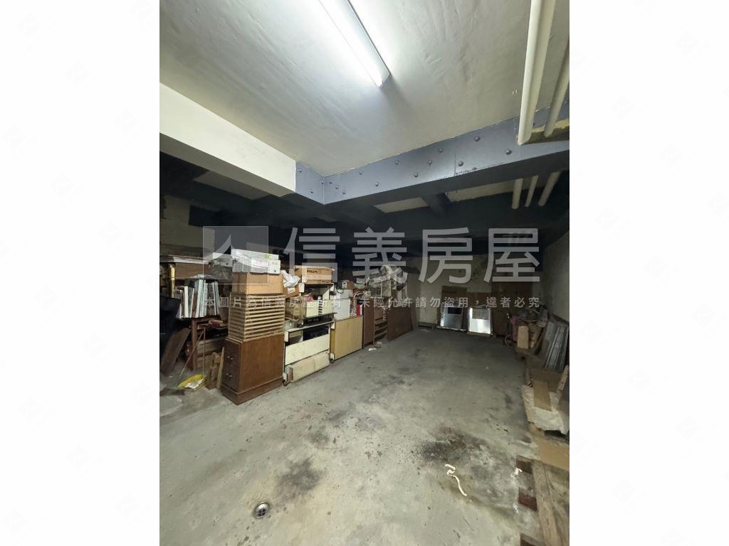 稀有釋出建一路店面房屋室內格局與周邊環境