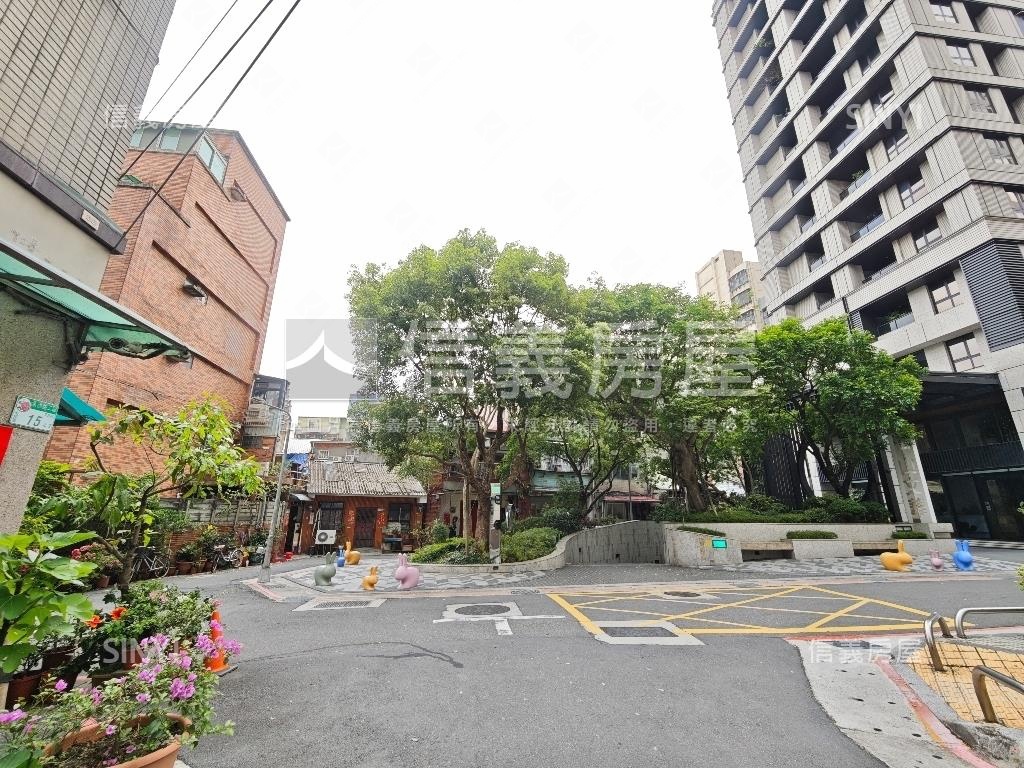 雙連極致黃金店辦２房屋室內格局與周邊環境