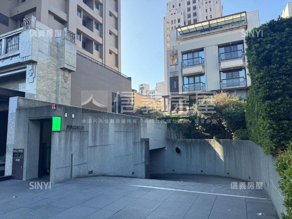 馬上有錢！帝璟臻和金店面房屋室內格局與周邊環境