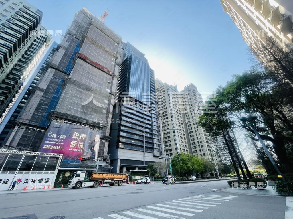 鉑金愛悅Ａ０１三面採光戶房屋室內格局與周邊環境