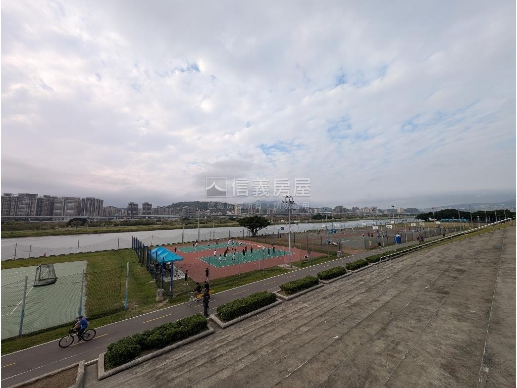 長安面寬便利一樓房屋室內格局與周邊環境