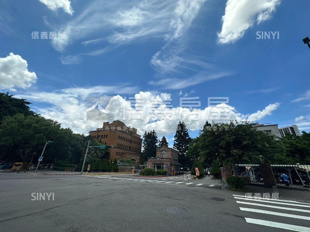 新案～自慢藏四房高樓車位房屋室內格局與周邊環境