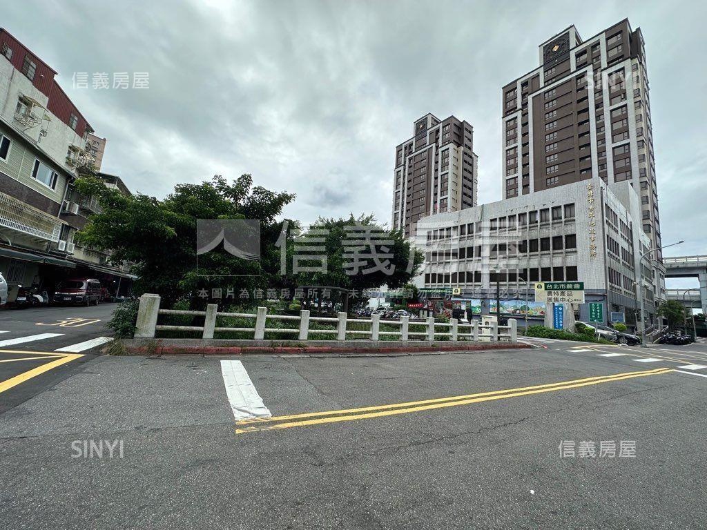 新案～自慢藏四房高樓車位房屋室內格局與周邊環境