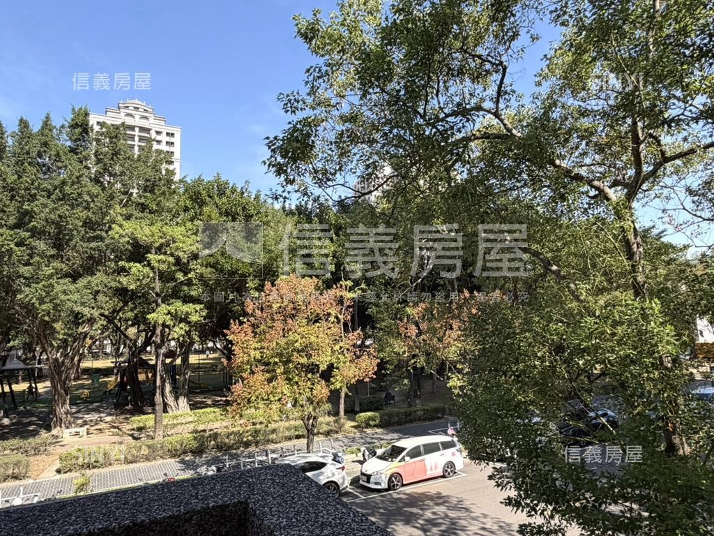 面南苑公園第一排透店房屋室內格局與周邊環境