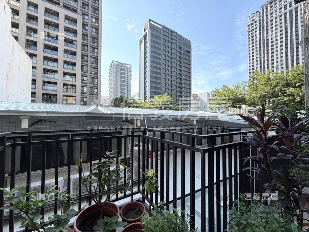 面南苑公園第一排透店房屋室內格局與周邊環境