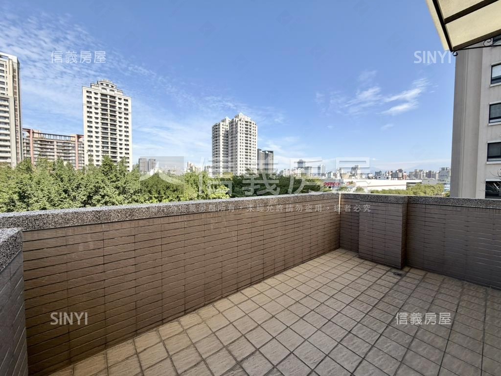 面南苑公園第一排透店房屋室內格局與周邊環境