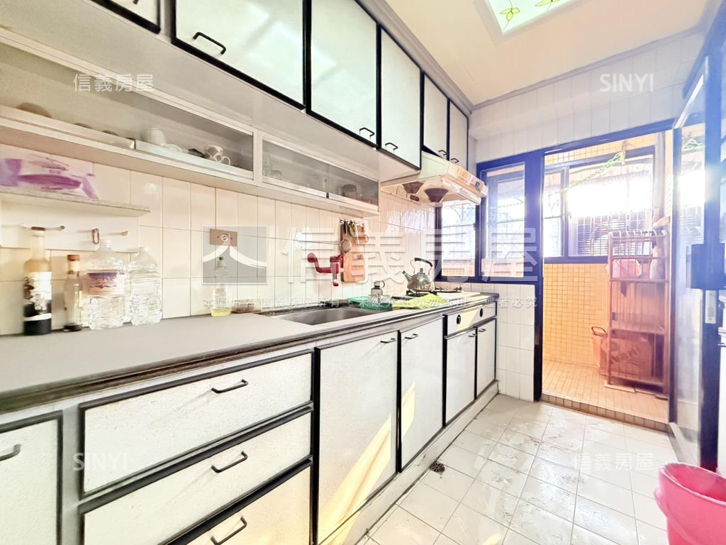 中正庭園高樓美景美宅房屋室內格局與周邊環境