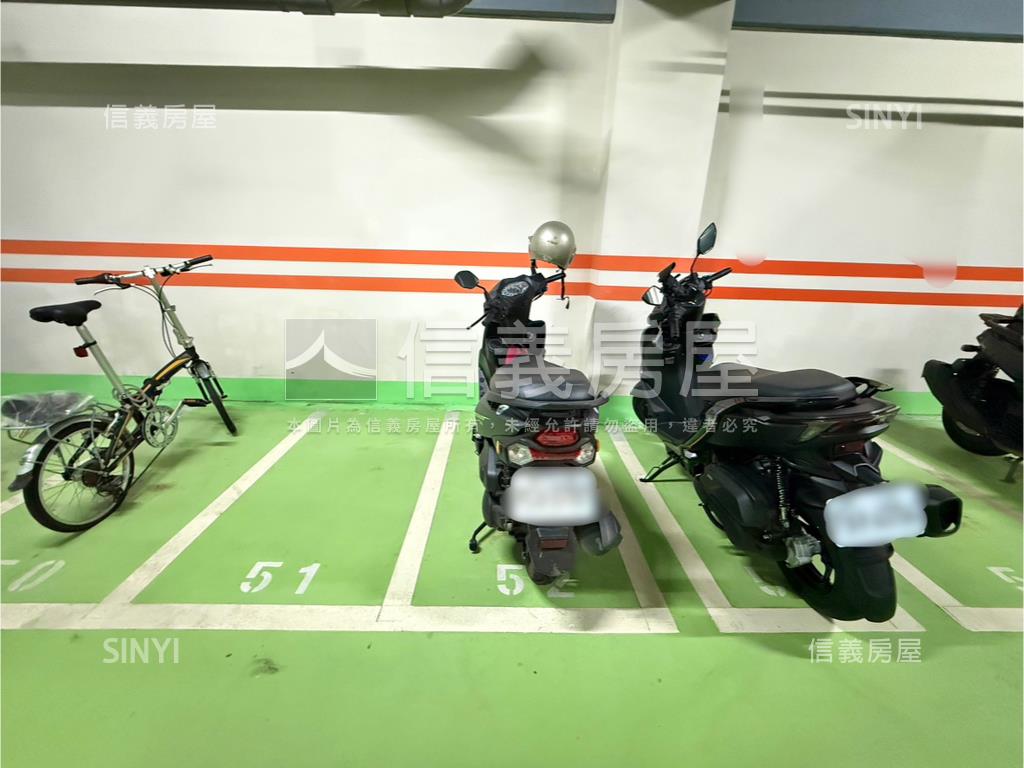 佑翰第一綻高樓２房車位房屋室內格局與周邊環境