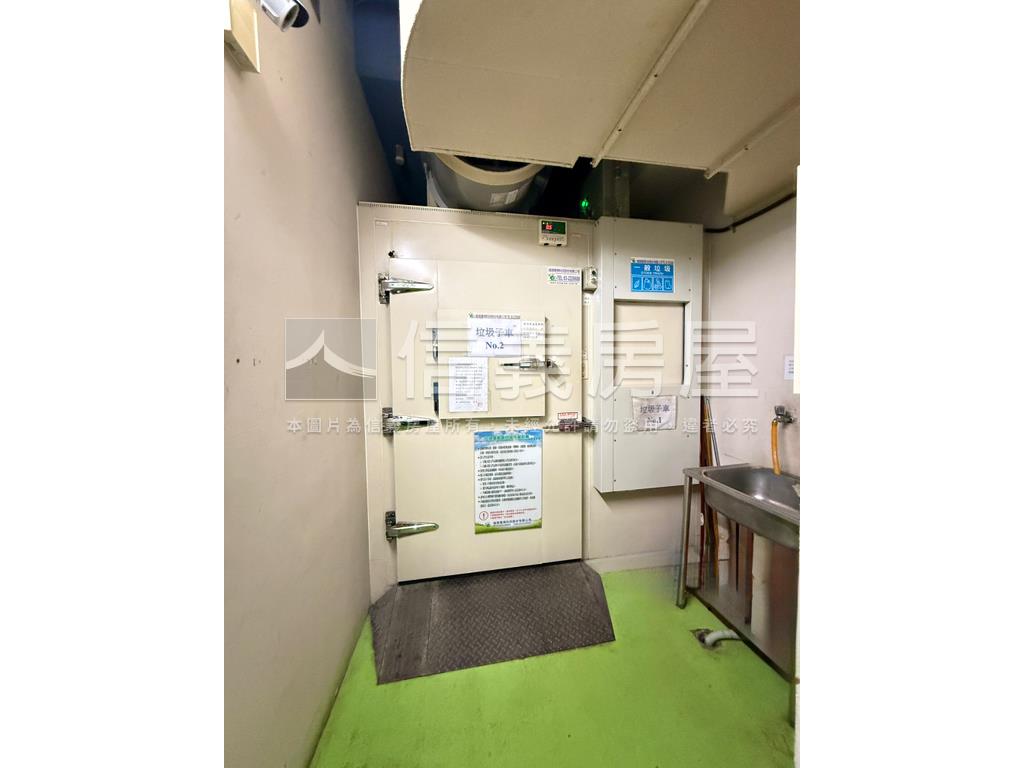 佑翰第一綻高樓２房車位房屋室內格局與周邊環境