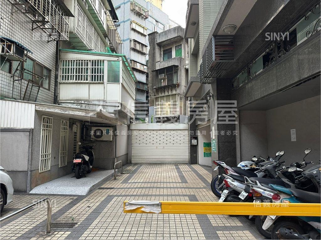 鄰近中正紀念堂稀有車位房屋室內格局與周邊環境