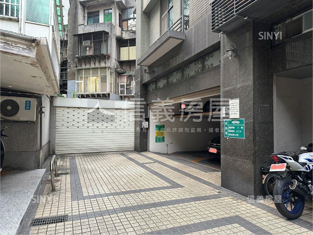 鄰近中正紀念堂稀有車位房屋室內格局與周邊環境