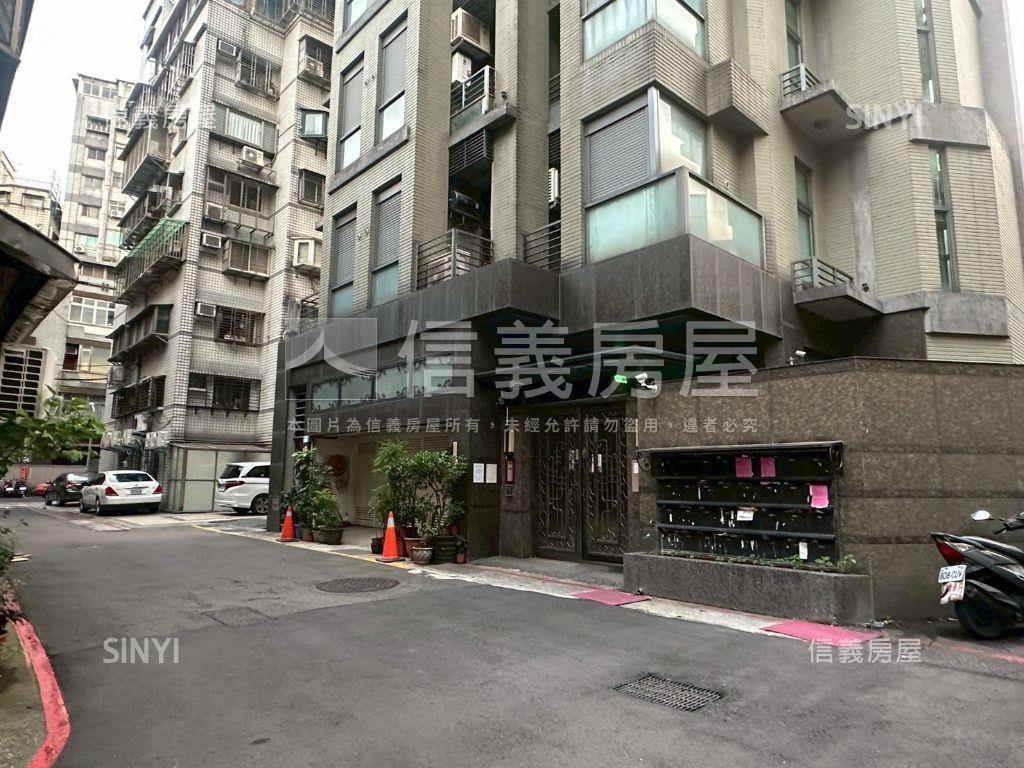 鄰近中正紀念堂稀有車位房屋室內格局與周邊環境