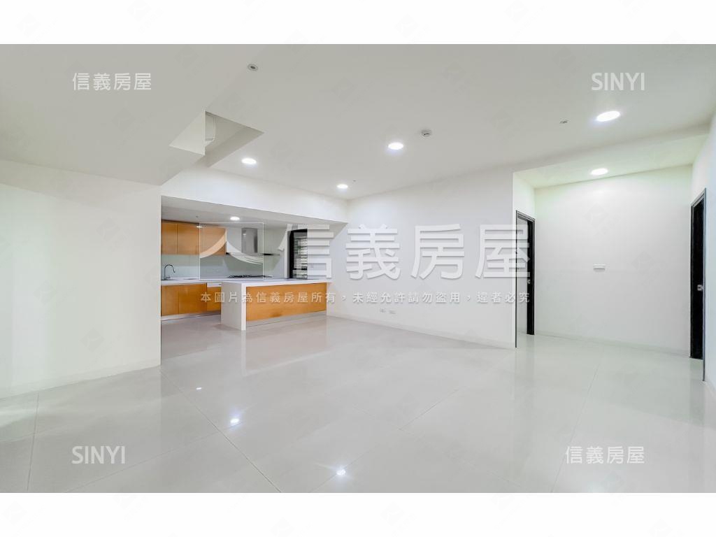 世紀之頂大三房雙平車位房屋室內格局與周邊環境
