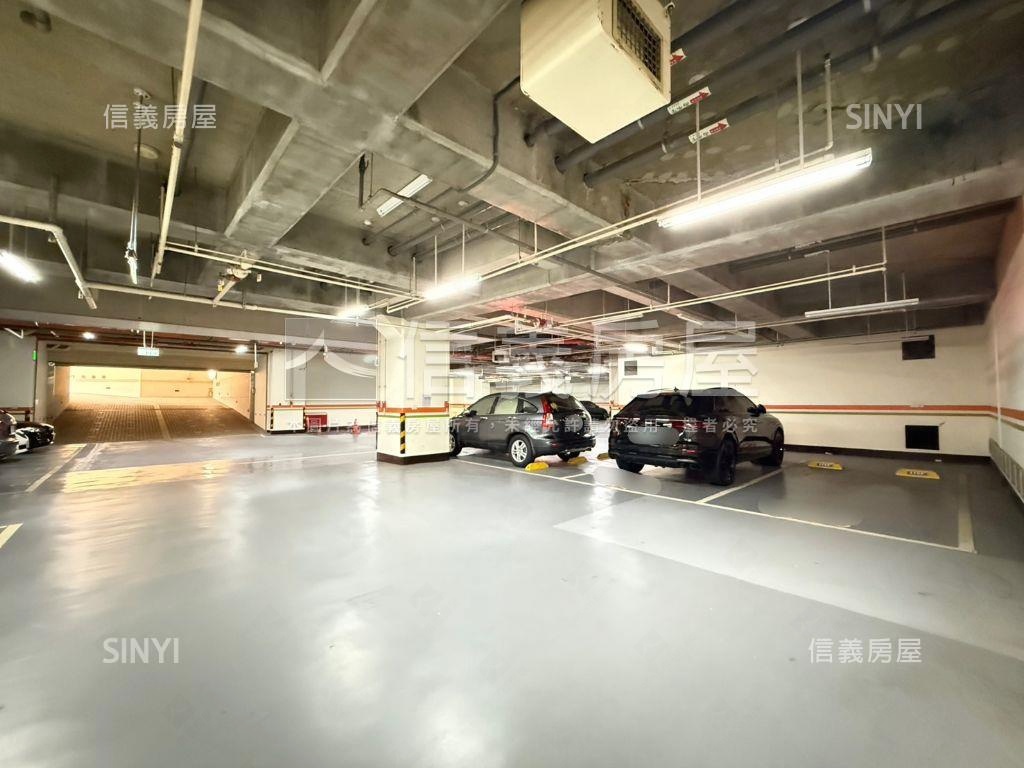 世紀之頂大三房雙平車位房屋室內格局與周邊環境