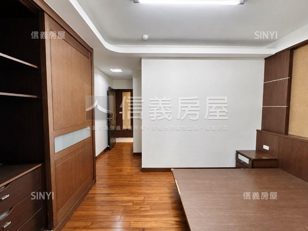 長榮新城三房平車房屋室內格局與周邊環境