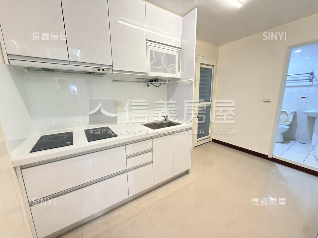 近捷運公園邊間美寓房屋室內格局與周邊環境