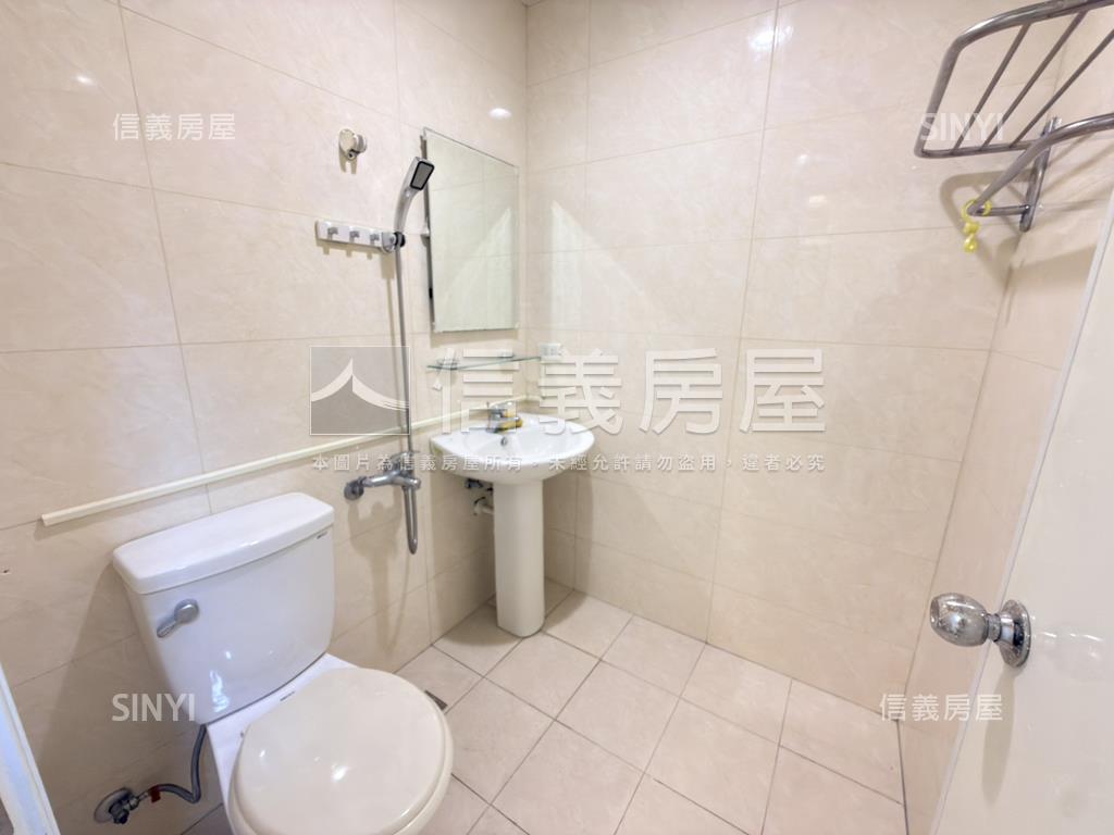 近捷運公園邊間美寓房屋室內格局與周邊環境