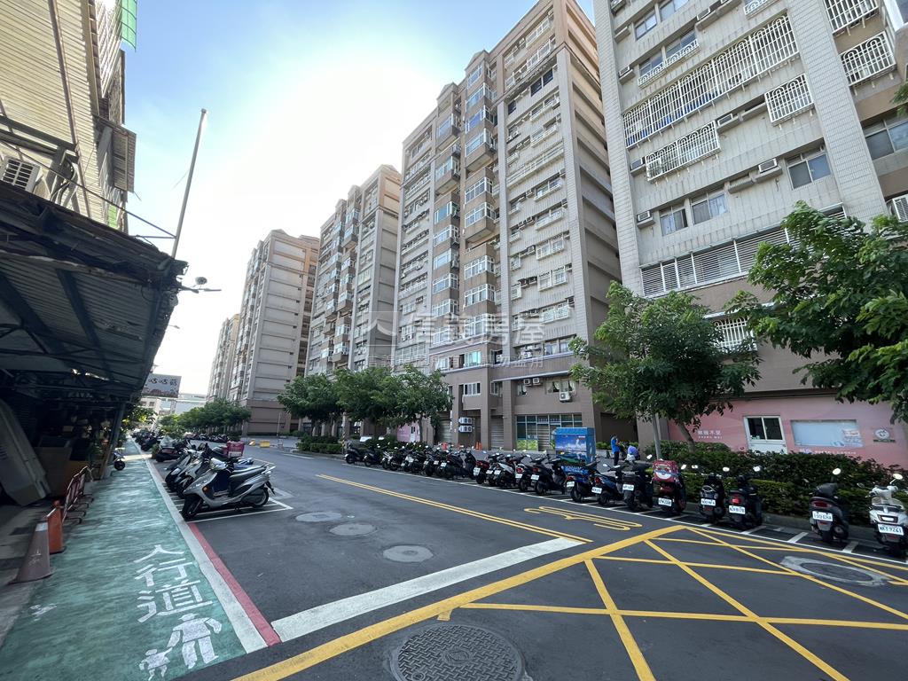 南一正面公園二房房屋室內格局與周邊環境
