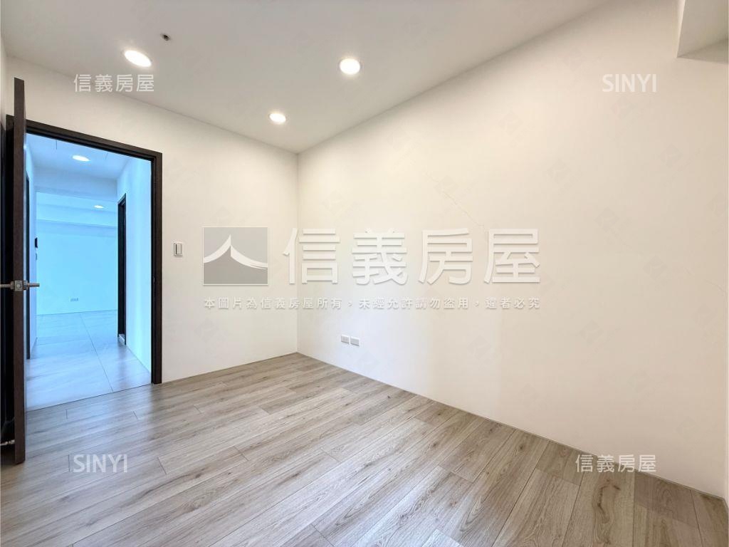夯坐山望溪高樓三房平車房屋室內格局與周邊環境