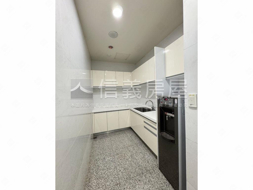 ＣＢＤ時代廣場商辦房屋室內格局與周邊環境