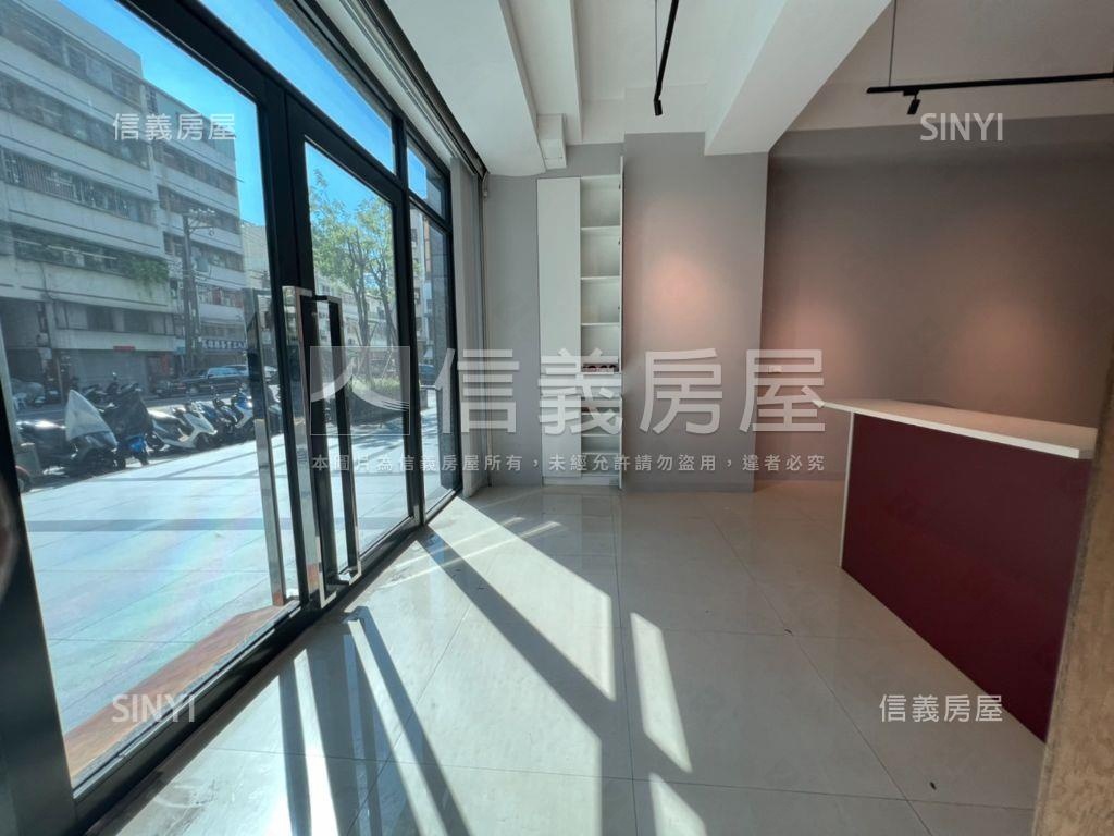 近高鐵璟美亮麗大店面房屋室內格局與周邊環境