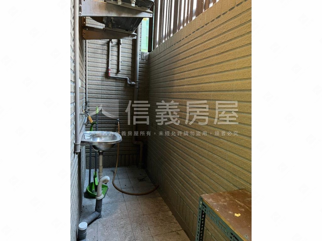 近高鐵璟美亮麗大店面房屋室內格局與周邊環境