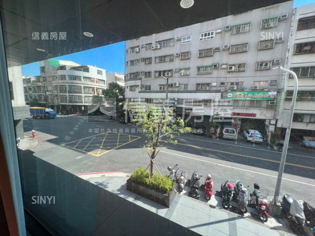 近高鐵璟美亮麗大店面房屋室內格局與周邊環境