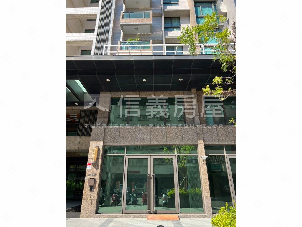 近高鐵璟美亮麗大店面房屋室內格局與周邊環境