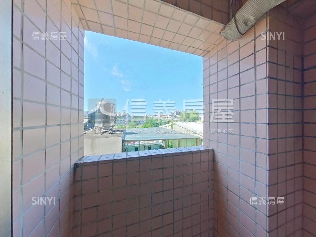 南清大四房車位房屋室內格局與周邊環境