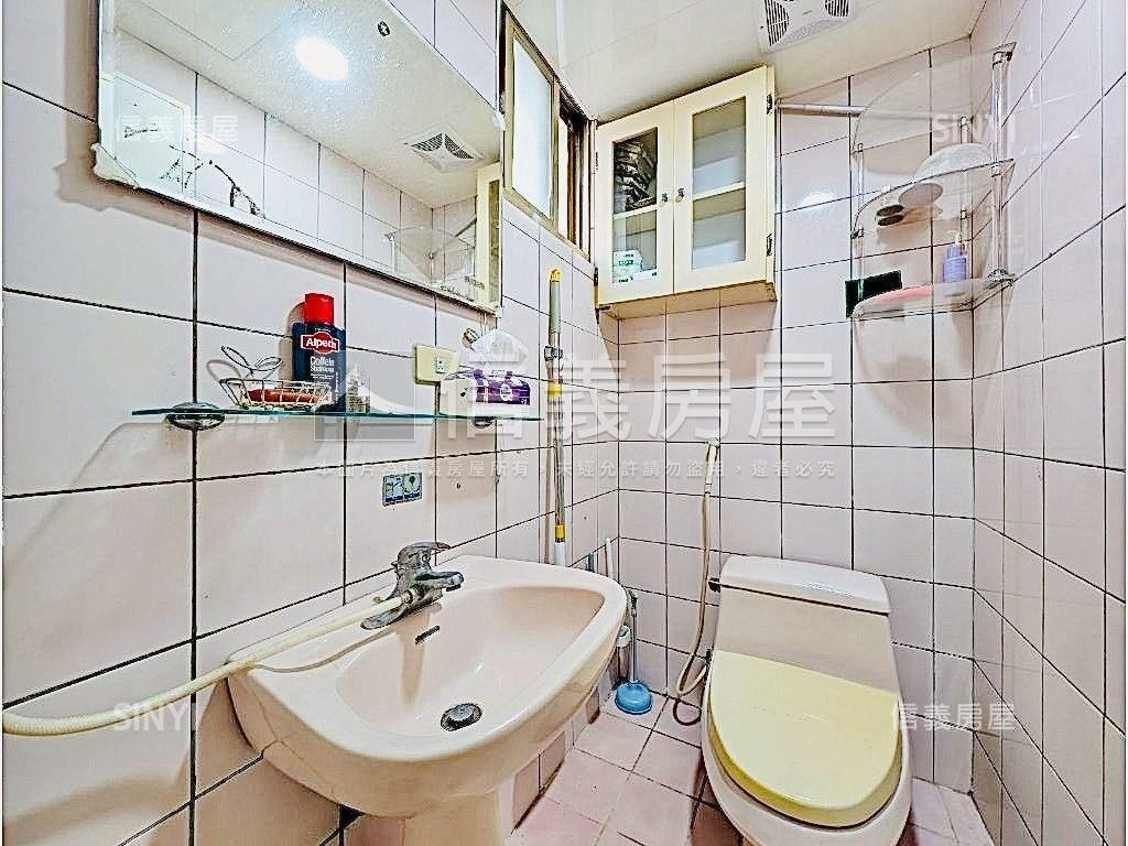 捷運華府明亮邊間三房房屋室內格局與周邊環境