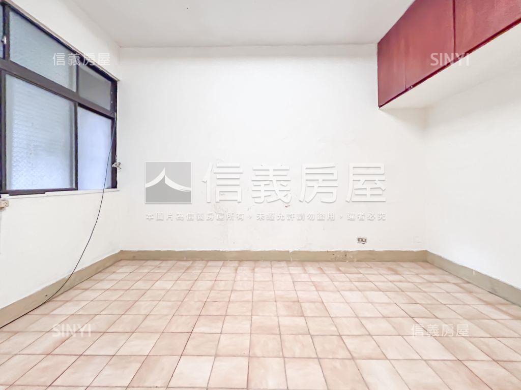 正面福德國小大四房房屋室內格局與周邊環境