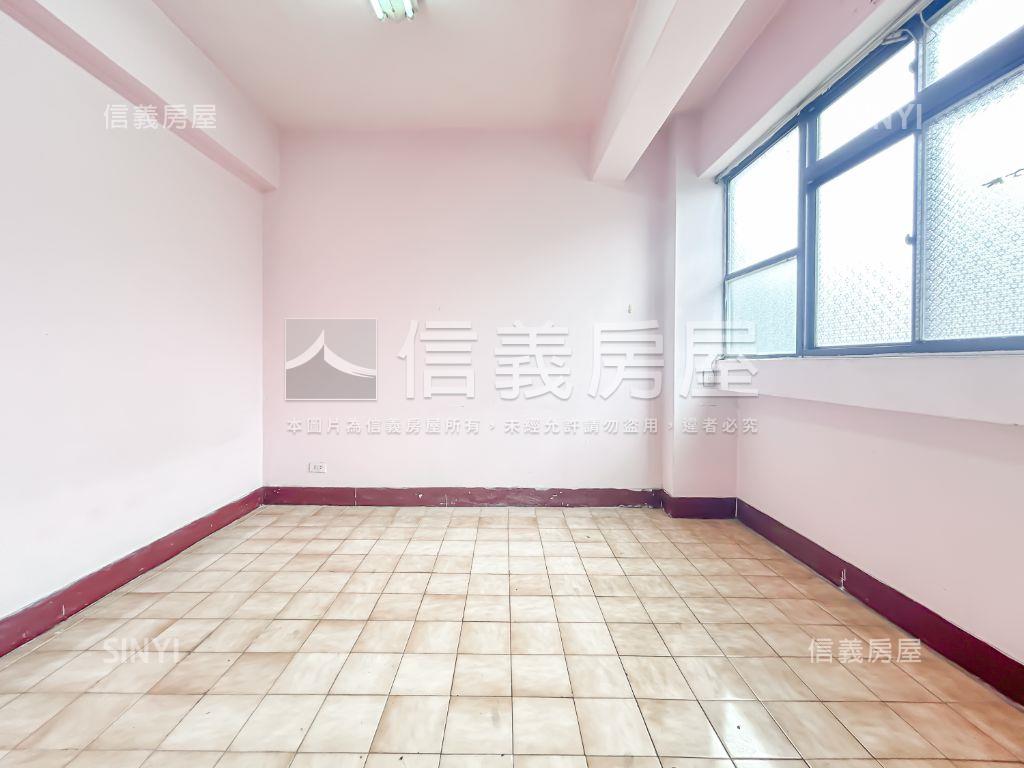 正面福德國小大四房房屋室內格局與周邊環境