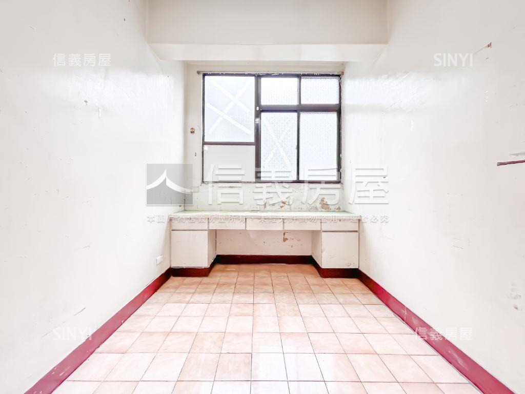 正面福德國小大四房房屋室內格局與周邊環境