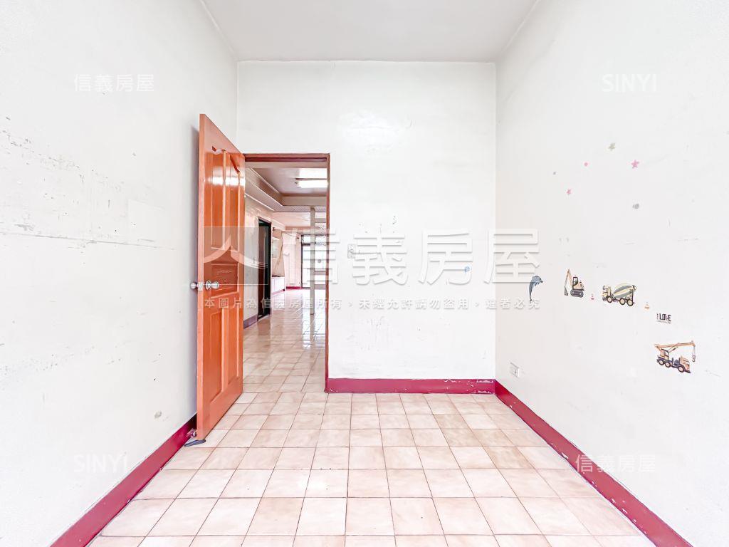 正面福德國小大四房房屋室內格局與周邊環境