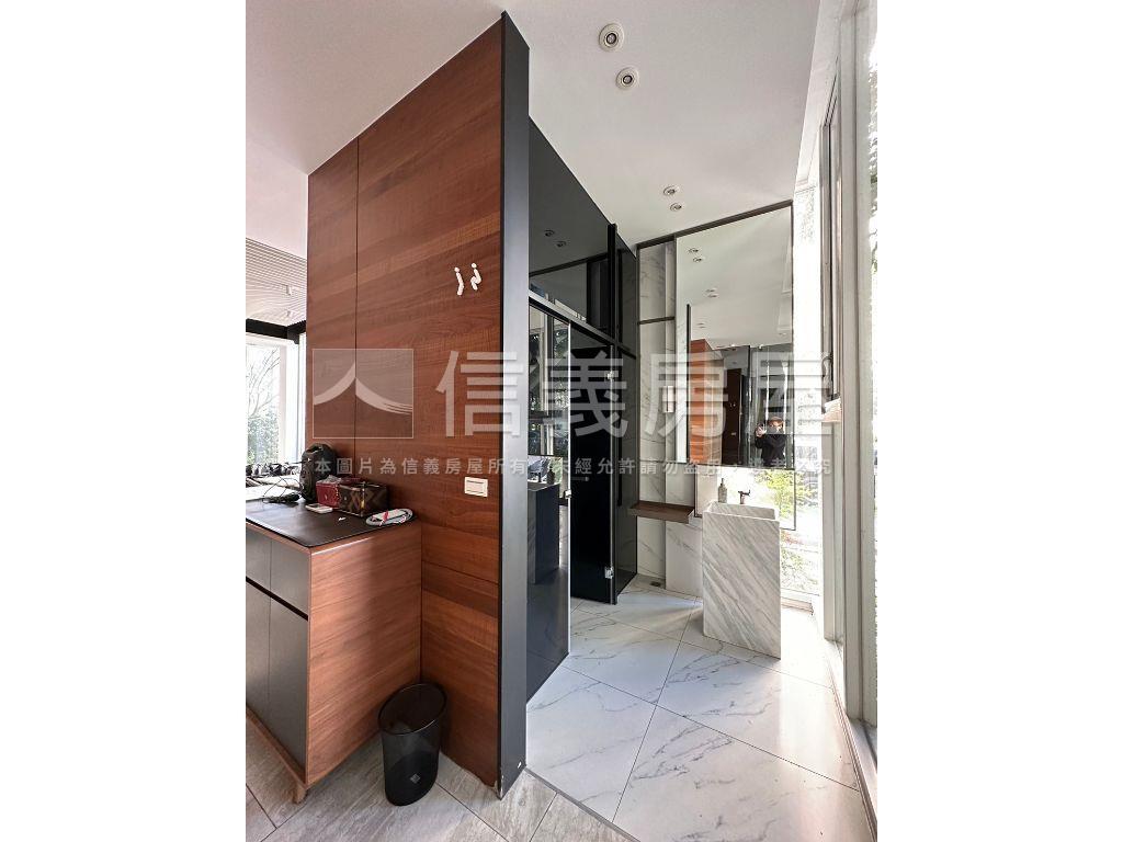 逢甲黎明路角間透店房屋室內格局與周邊環境