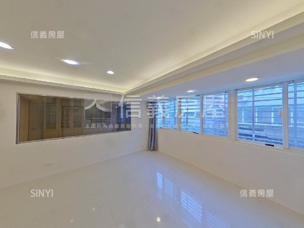 大巨蛋國館電梯四房房屋室內格局與周邊環境
