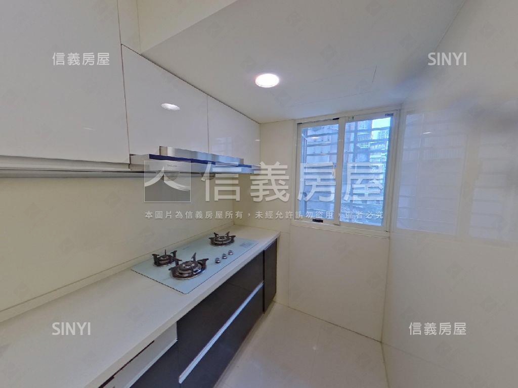 大巨蛋國館電梯四房房屋室內格局與周邊環境
