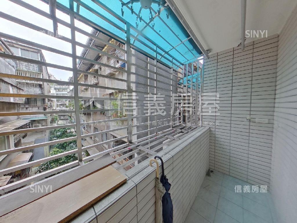 大巨蛋國館電梯四房房屋室內格局與周邊環境