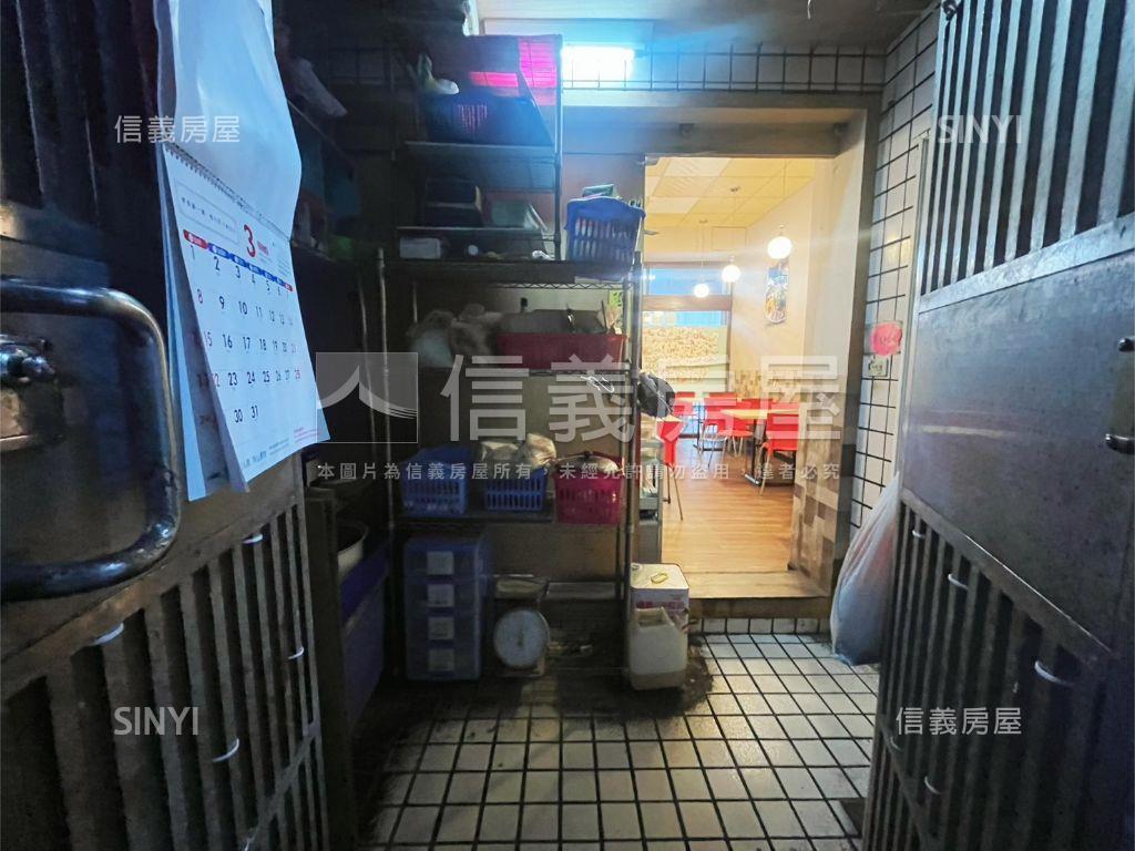 北屯正興安路吃市店面房屋室內格局與周邊環境