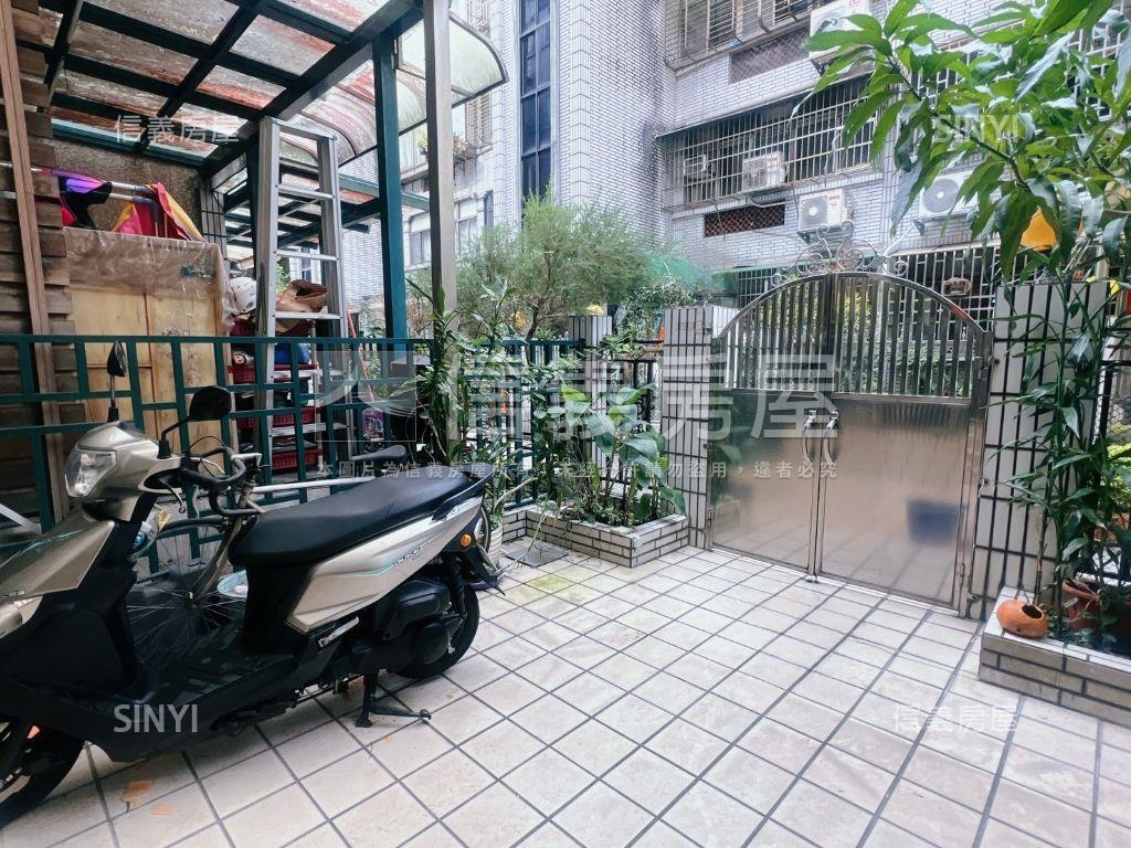 康寧山莊樓中樓車位房屋室內格局與周邊環境