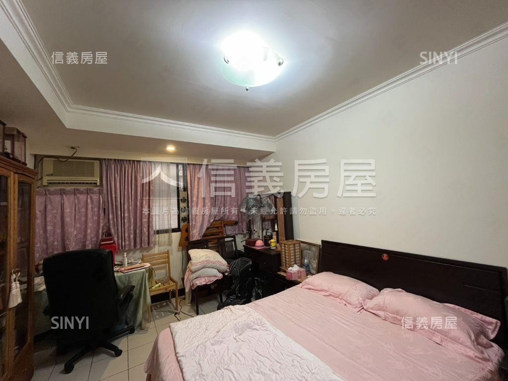 康寧山莊樓中樓車位房屋室內格局與周邊環境