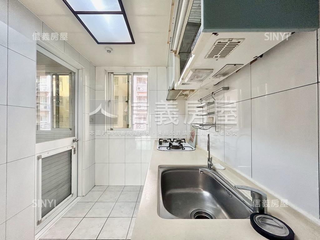 爵士悅外棟視野美三房房屋室內格局與周邊環境