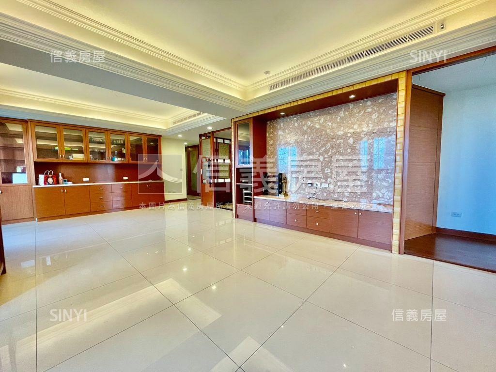 山河雙景四房雙車位尊榮宅房屋室內格局與周邊環境