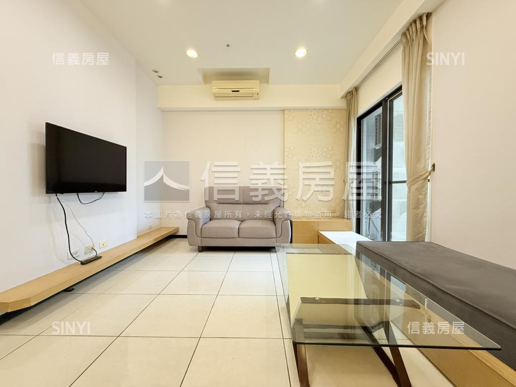 站前ＣＡＳＡ次頂樓質感宅房屋室內格局與周邊環境