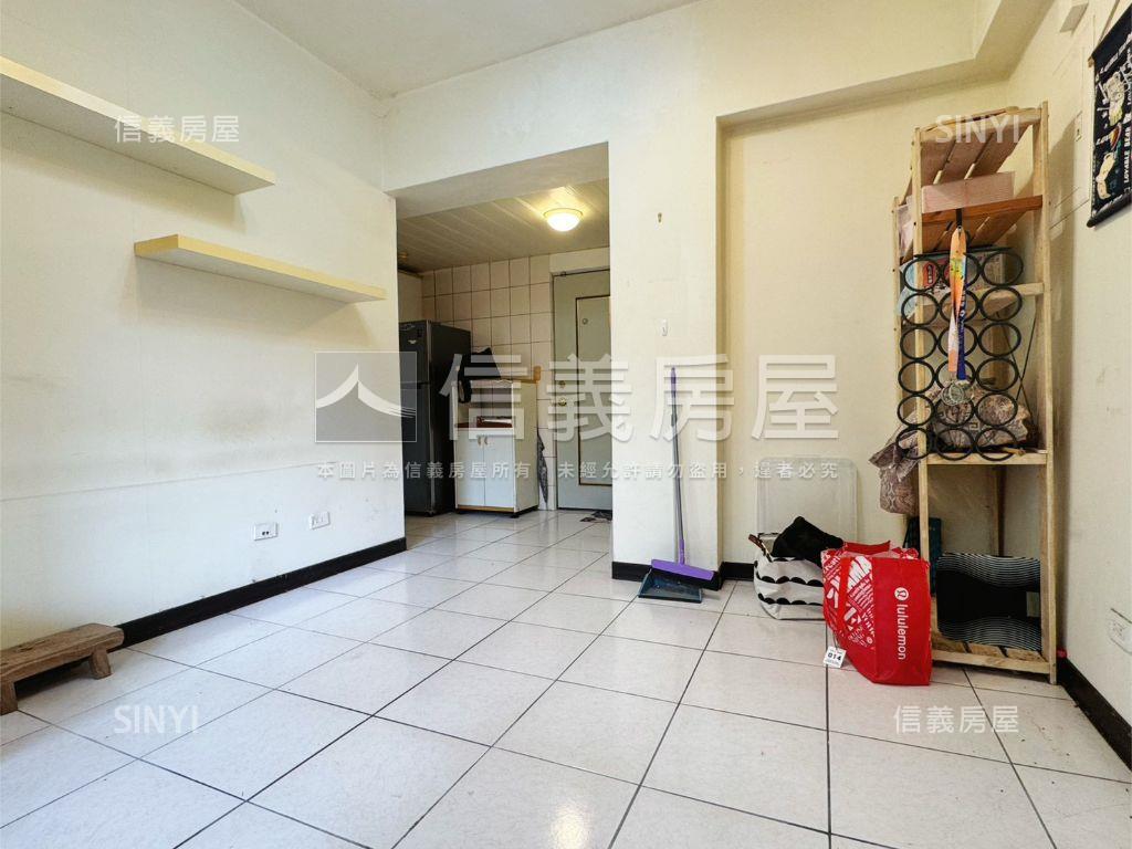 帝景山嵐居電梯兩房車房屋室內格局與周邊環境