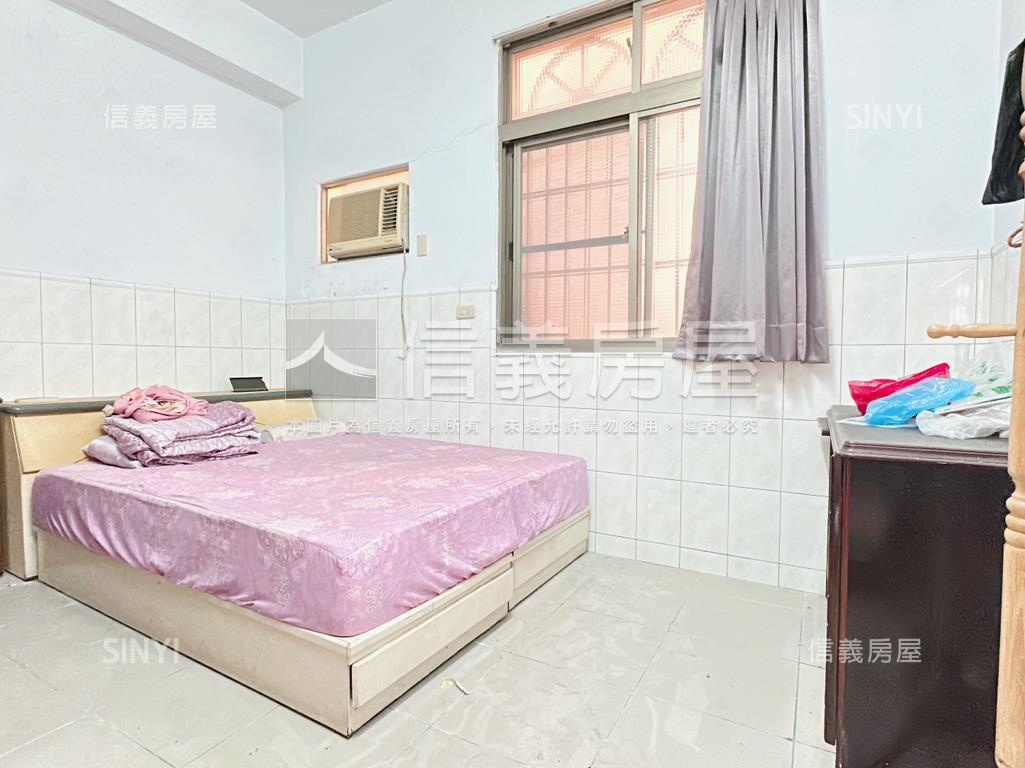 仁武１６米路ＲＣ四樓透天房屋室內格局與周邊環境